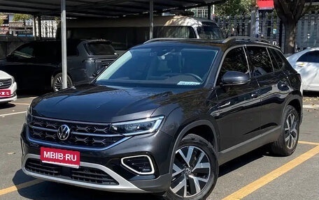 Volkswagen Touran III, 2023 год, 1 693 069 рублей, 1 фотография