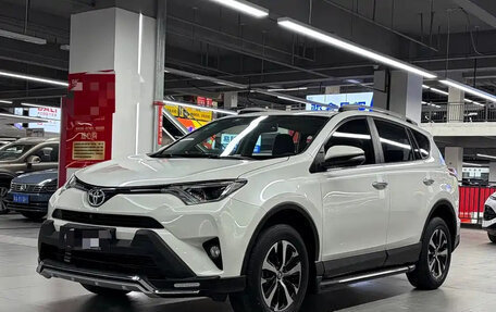 Toyota RAV4, 2019 год, 1 950 001 рублей, 1 фотография