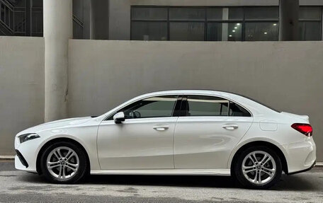 Mercedes-Benz A-Класс, 2023 год, 1 891 027 рублей, 4 фотография