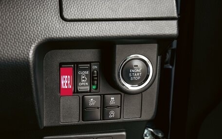 Toyota Roomy I, 2019 год, 1 240 000 рублей, 21 фотография