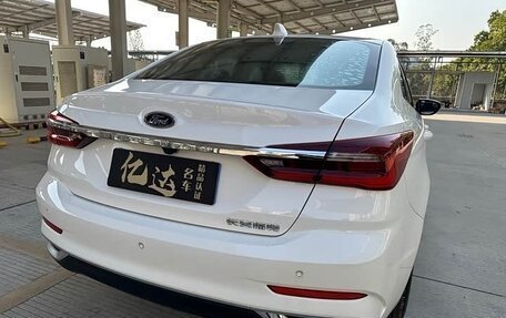 Ford Escort, 2021 год, 1 285 000 рублей, 6 фотография