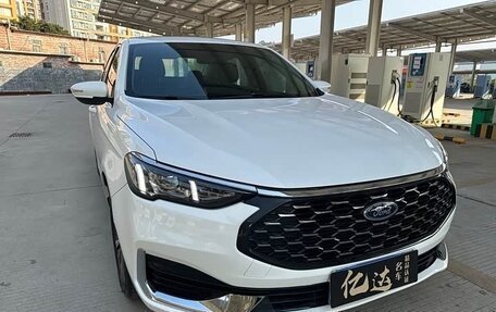 Ford Escort, 2021 год, 1 285 000 рублей, 10 фотография