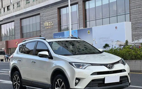 Toyota RAV4, 2018 год, 1 980 001 рублей, 2 фотография