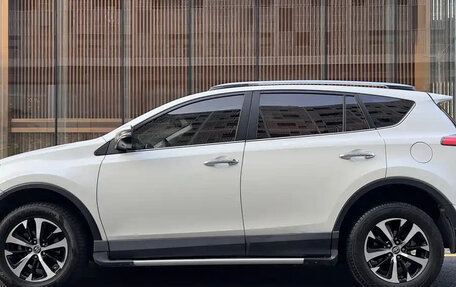 Toyota RAV4, 2018 год, 1 980 001 рублей, 6 фотография