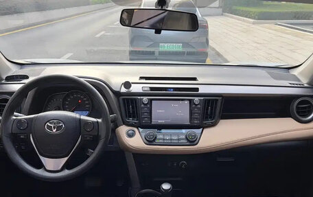 Toyota RAV4, 2018 год, 1 980 001 рублей, 7 фотография