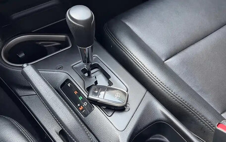 Toyota RAV4, 2018 год, 1 980 001 рублей, 12 фотография