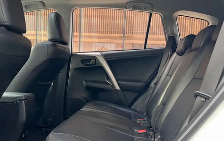 Toyota RAV4, 2018 год, 1 980 001 рублей, 15 фотография