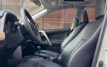 Toyota RAV4, 2018 год, 1 980 001 рублей, 14 фотография