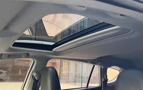 Toyota RAV4, 2018 год, 1 980 001 рублей, 19 фотография