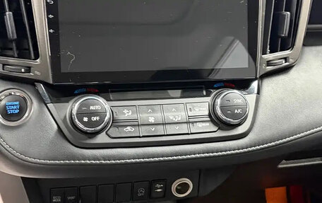 Toyota RAV4, 2019 год, 1 950 001 рублей, 13 фотография