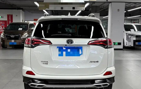 Toyota RAV4, 2019 год, 1 950 001 рублей, 5 фотография