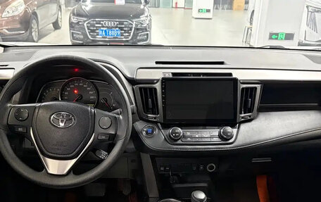 Toyota RAV4, 2019 год, 1 950 001 рублей, 14 фотография