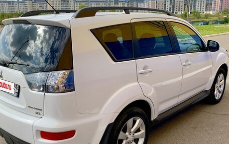 Mitsubishi Outlander III рестайлинг 3, 2011 год, 1 260 000 рублей, 4 фотография