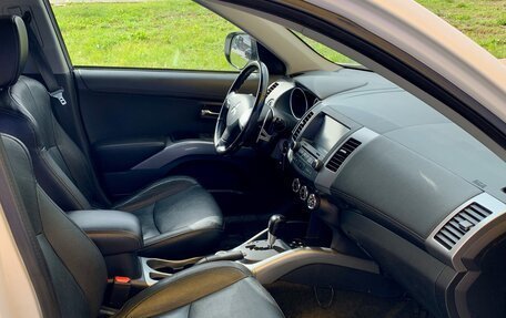 Mitsubishi Outlander III рестайлинг 3, 2011 год, 1 260 000 рублей, 10 фотография