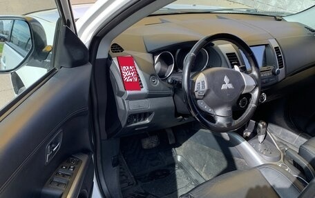 Mitsubishi Outlander III рестайлинг 3, 2011 год, 1 260 000 рублей, 9 фотография