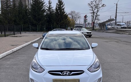 Hyundai Solaris II рестайлинг, 2012 год, 790 000 рублей, 1 фотография