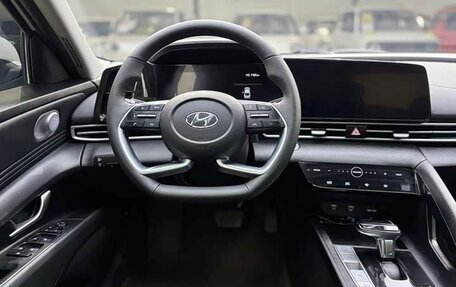 Hyundai Elantra, 2022 год, 1 550 000 рублей, 8 фотография