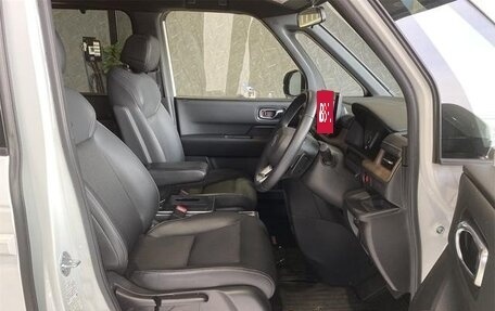 Honda Stepwgn, 2023 год, 2 190 000 рублей, 10 фотография