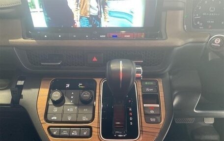 Honda Stepwgn, 2023 год, 2 190 000 рублей, 18 фотография