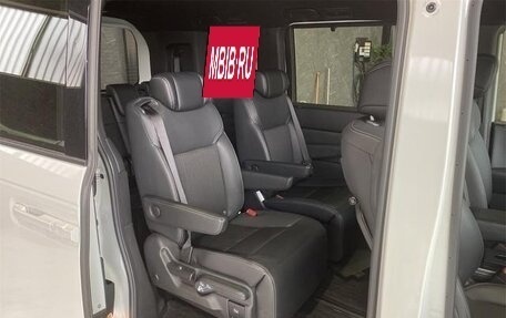 Honda Stepwgn, 2023 год, 2 190 000 рублей, 19 фотография