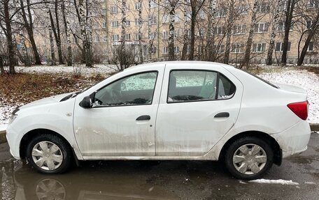 Renault Logan II, 2018 год, 500 000 рублей, 3 фотография