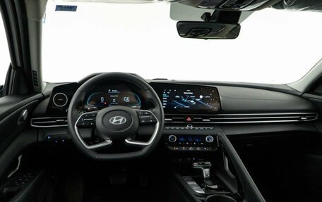 Hyundai Elantra, 2025 год, 2 400 000 рублей, 5 фотография