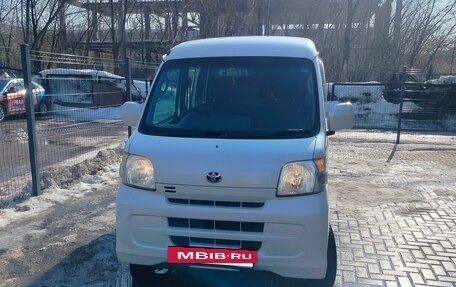 Toyota Pixis Van I, 2014 год, 680 000 рублей, 2 фотография