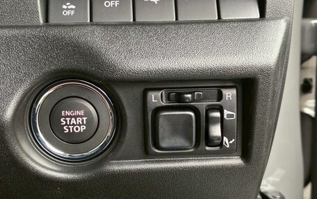 Suzuki Jimny, 2023 год, 1 390 000 рублей, 18 фотография