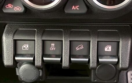 Suzuki Jimny, 2023 год, 1 390 000 рублей, 22 фотография