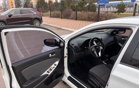 Hyundai Solaris II рестайлинг, 2012 год, 790 000 рублей, 9 фотография