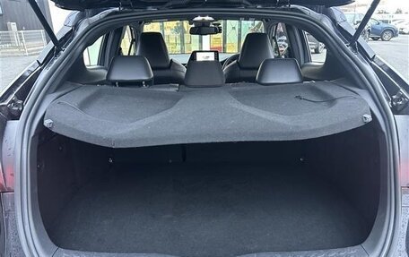 Toyota C-HR I рестайлинг, 2022 год, 1 585 000 рублей, 9 фотография