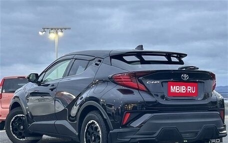 Toyota C-HR I рестайлинг, 2022 год, 1 585 000 рублей, 7 фотография