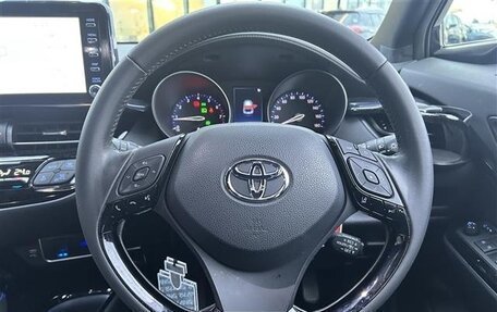 Toyota C-HR I рестайлинг, 2022 год, 1 585 000 рублей, 21 фотография