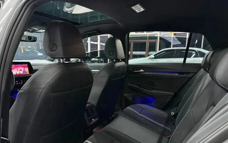Volkswagen Golf VIII, 2022 год, 1 610 000 рублей, 9 фотография