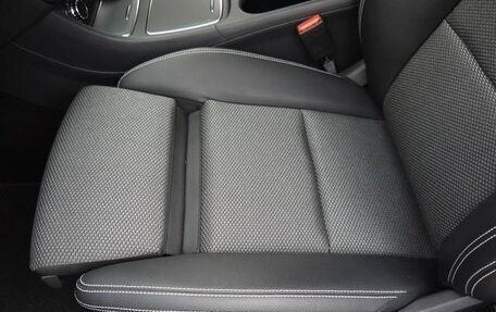 Mercedes-Benz CLA, 2018 год, 1 290 000 рублей, 17 фотография