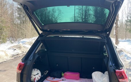 Volkswagen Tiguan II, 2018 год, 2 300 000 рублей, 10 фотография