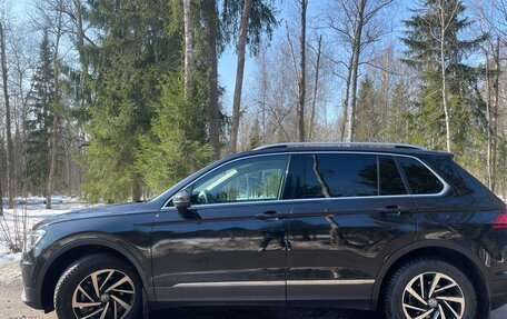 Volkswagen Tiguan II, 2018 год, 2 300 000 рублей, 4 фотография