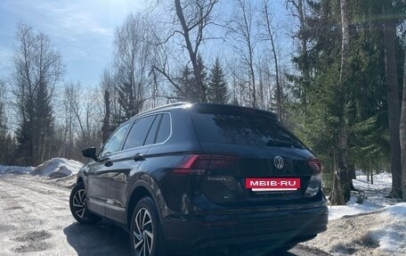 Volkswagen Tiguan II, 2018 год, 2 300 000 рублей, 5 фотография