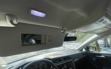 Volkswagen Tiguan II, 2018 год, 2 300 000 рублей, 17 фотография