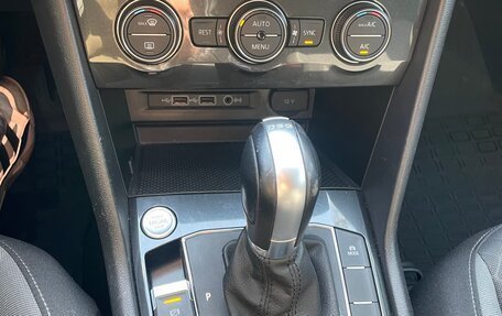 Volkswagen Tiguan II, 2018 год, 2 300 000 рублей, 16 фотография