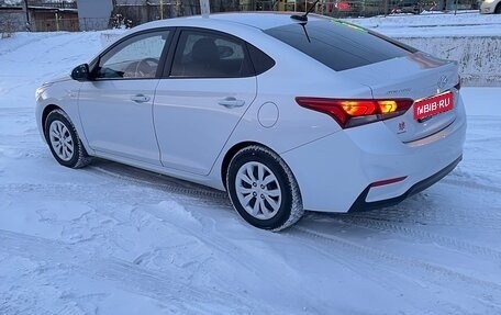 Hyundai Solaris II рестайлинг, 2019 год, 1 300 000 рублей, 1 фотография