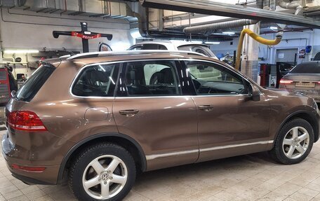 Volkswagen Touareg III, 2011 год, 1 750 000 рублей, 1 фотография