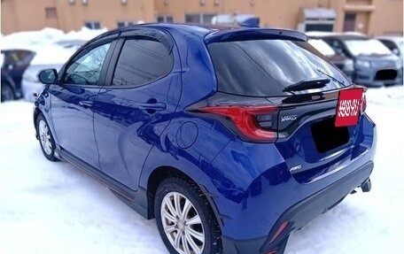 Toyota Yaris, 2022 год, 1 158 000 рублей, 3 фотография