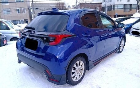 Toyota Yaris, 2022 год, 1 158 000 рублей, 5 фотография