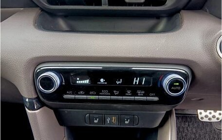 Toyota Yaris, 2022 год, 1 158 000 рублей, 11 фотография