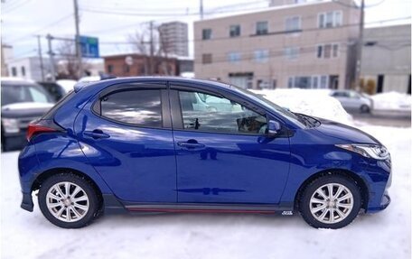 Toyota Yaris, 2022 год, 1 158 000 рублей, 6 фотография