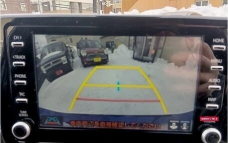 Toyota Yaris, 2022 год, 1 158 000 рублей, 10 фотография