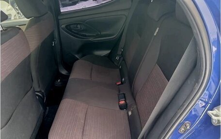 Toyota Yaris, 2022 год, 1 158 000 рублей, 15 фотография