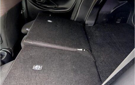 Toyota Yaris, 2022 год, 1 158 000 рублей, 17 фотография