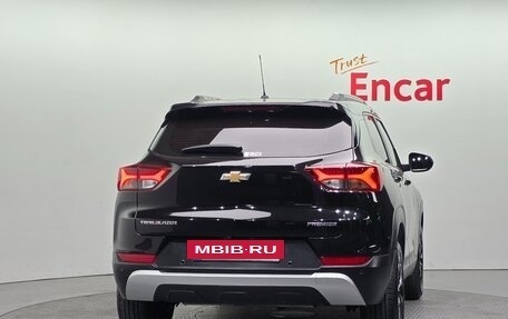 Chevrolet TrailBlazer, 2022 год, 1 800 000 рублей, 4 фотография